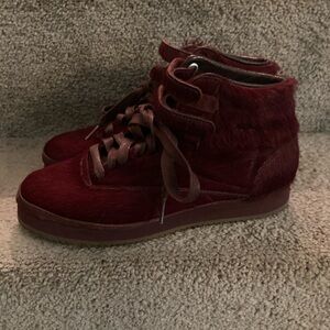 Worn Once!! Like Brand New! Reebok Freestyle Vibram Amber Rose Hi Tops